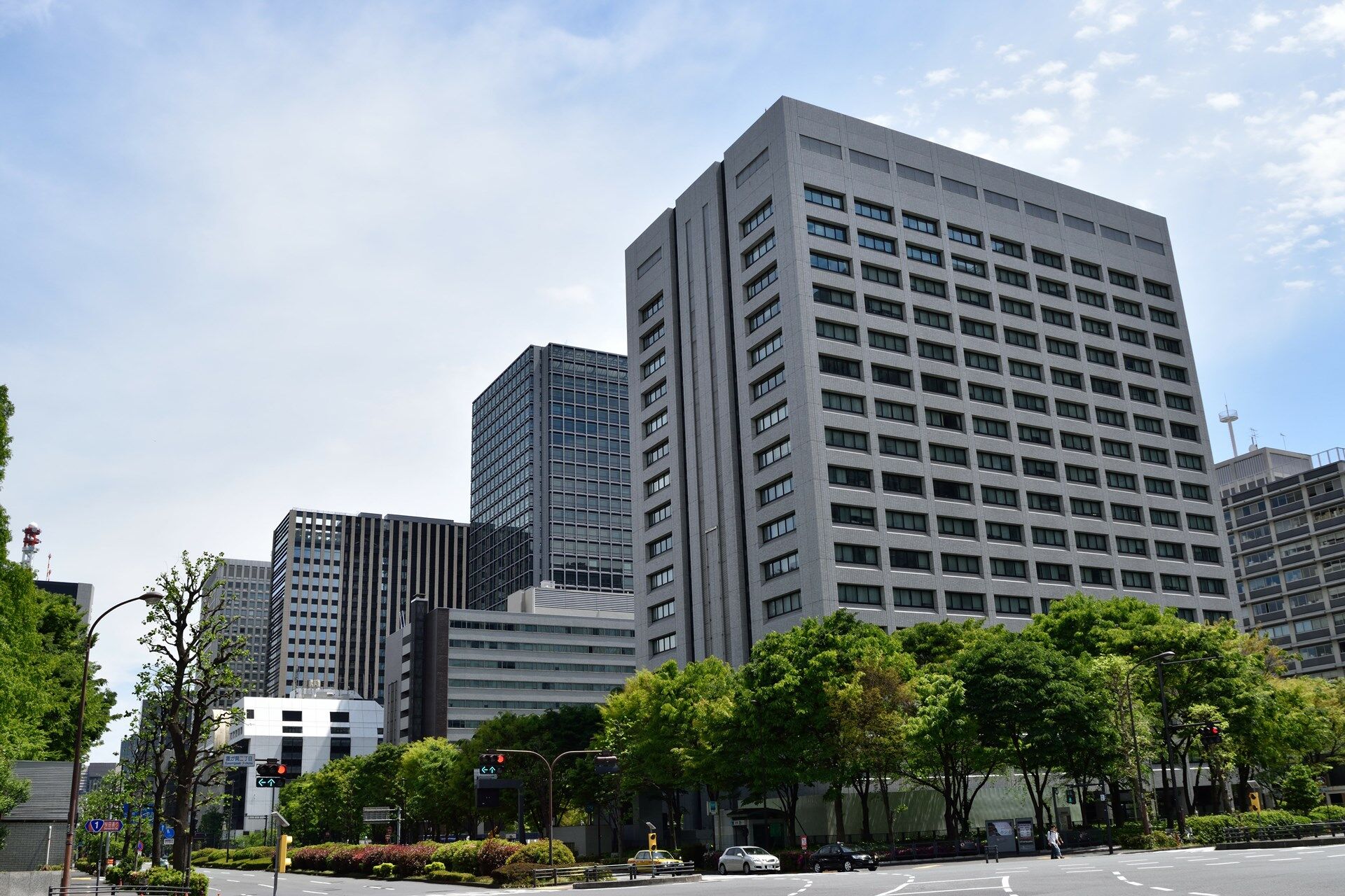 官庁
